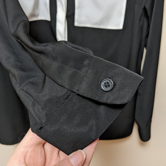 3 for $30 - Michael Kors Black Button Up with White Pockets - Picture 4 of 5